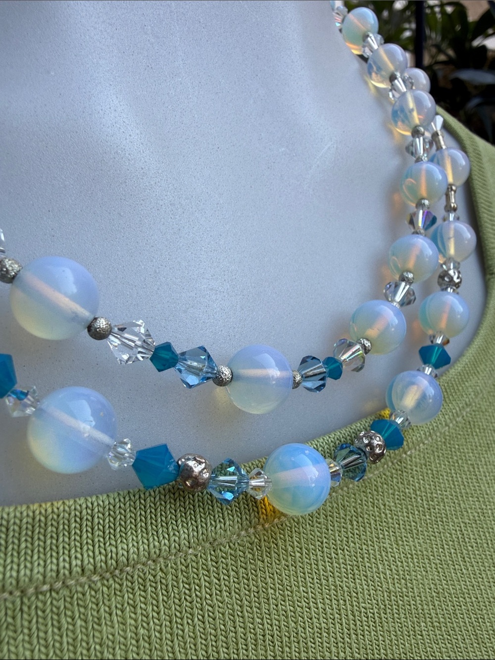 Vintage like moon stone necklace with crystals